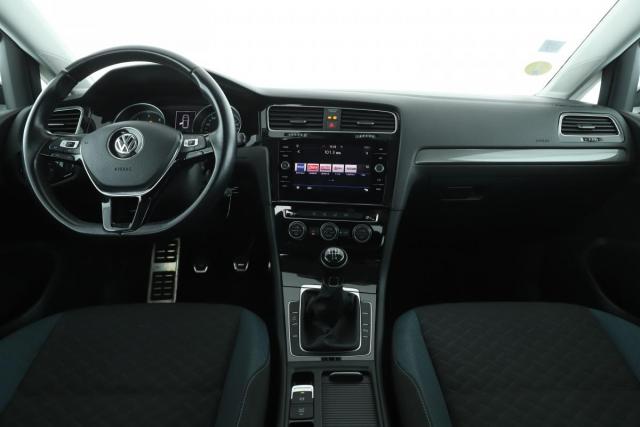 Volkswagen Golf image 4