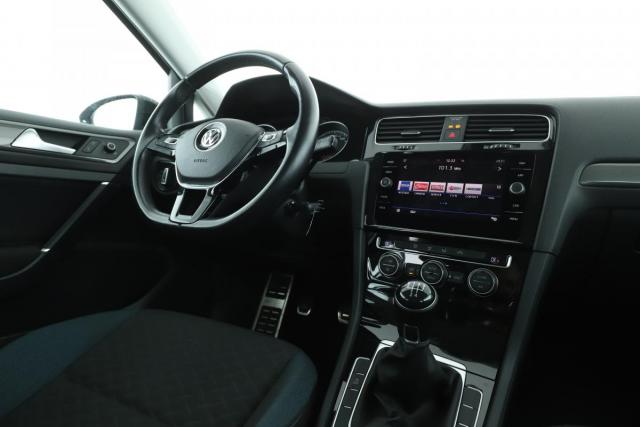 Volkswagen Golf image 6