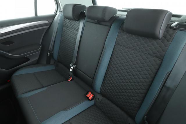 Volkswagen Golf image 7