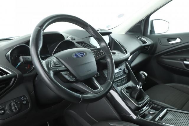 Ford Kuga image 1