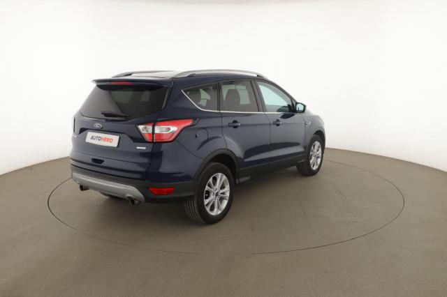 Ford Kuga image 4