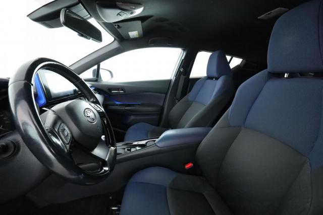 Toyota C-Hr image 9