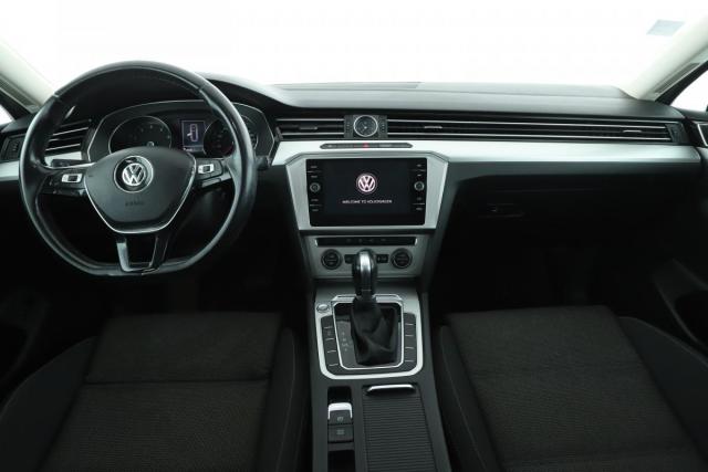 Volkswagen Passat Sw image 5