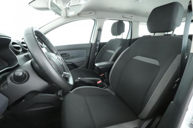 Dacia Duster image 9