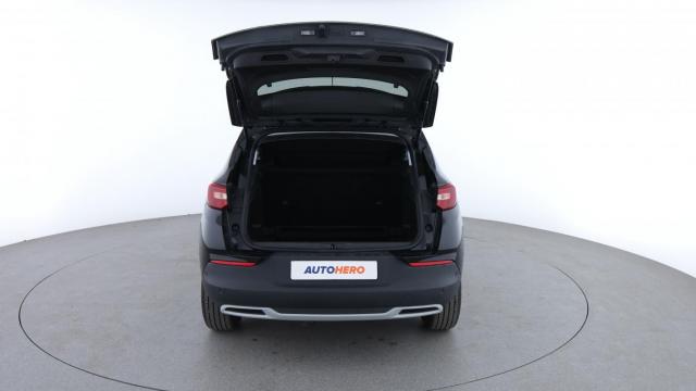 Opel Grandland X image 2