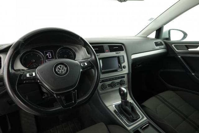 Volkswagen Golf image 9