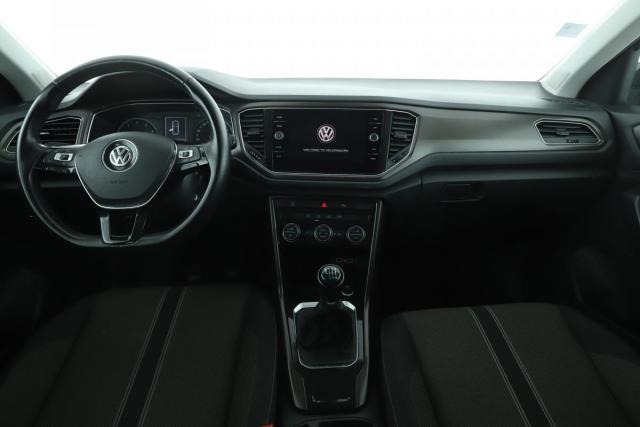 Volkswagen T-Roc image 8
