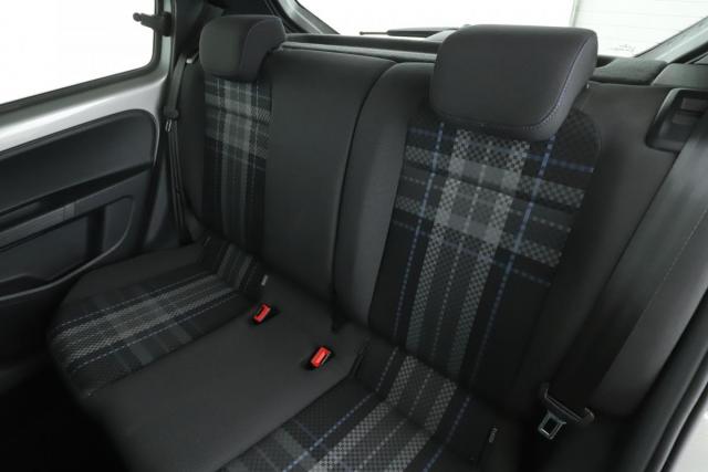 Volkswagen Up! image 8