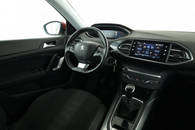 Peugeot 308 image 2