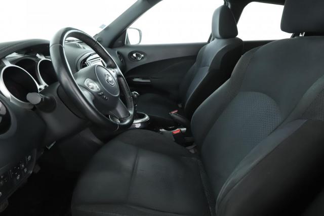 Nissan Juke image 9