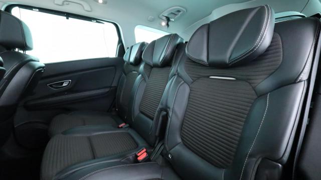 Renault Grand Scénic image 1