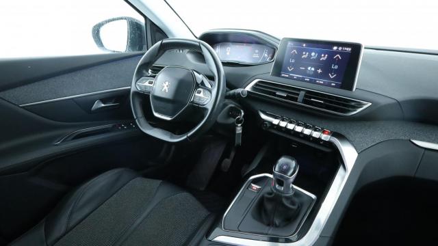 Peugeot 3008 image 2