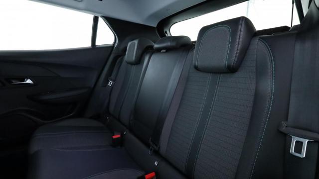 Peugeot 2008 image 2