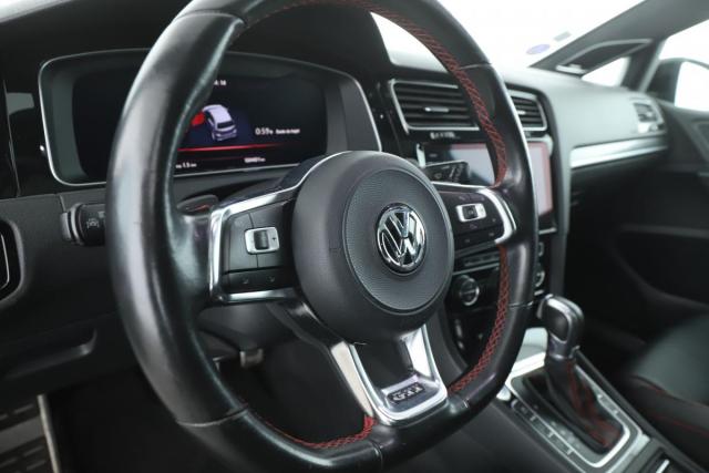 Volkswagen Golf image 8