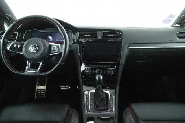 Volkswagen Golf image 6