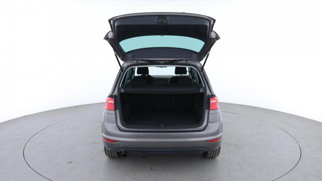 Volkswagen Golf Sportsvan image 2
