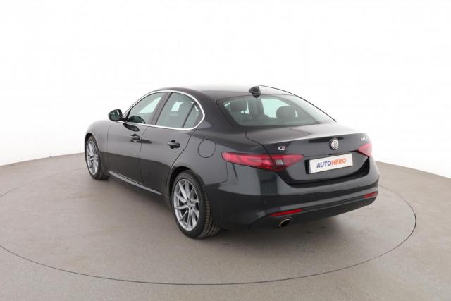 Alfa Romeo Giulia image 2