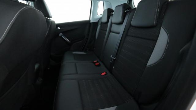 Peugeot 2008 image 2