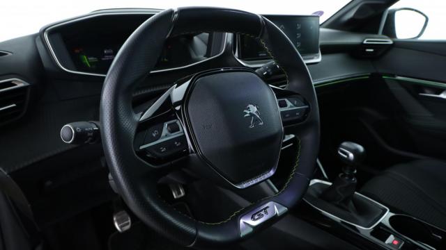 Peugeot 208 image 8