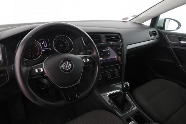 Volkswagen Golf image 9