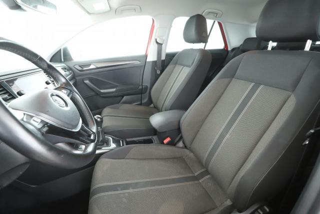 Volkswagen T-Roc image 2