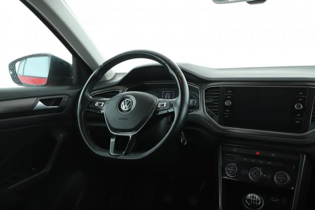 Volkswagen T-Roc image 9