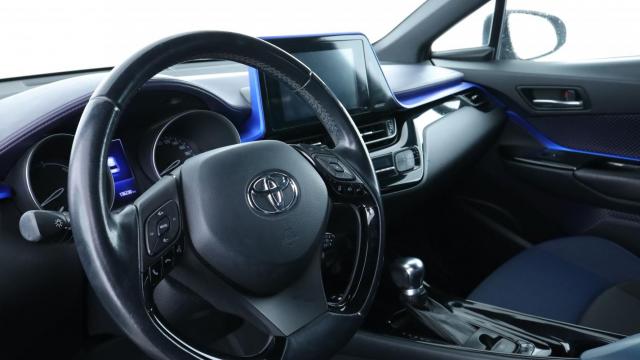 Toyota C-Hr image 6