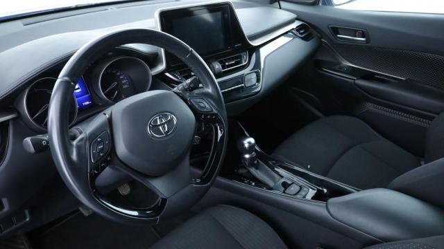 Toyota C-Hr image 1
