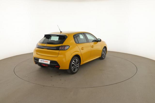 Peugeot 208 image 9