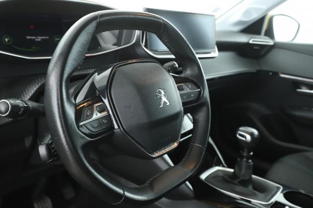 Peugeot 208 image 2