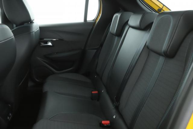Peugeot 208 image 8