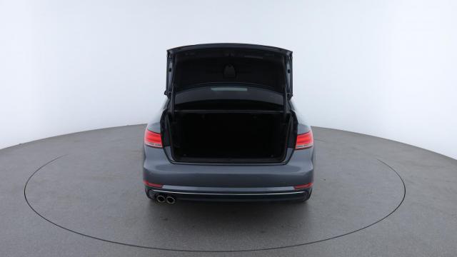 Audi A4 image 2