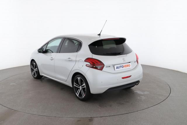Peugeot 208 image 2