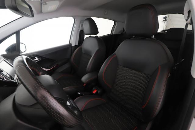 Peugeot 208 image 4