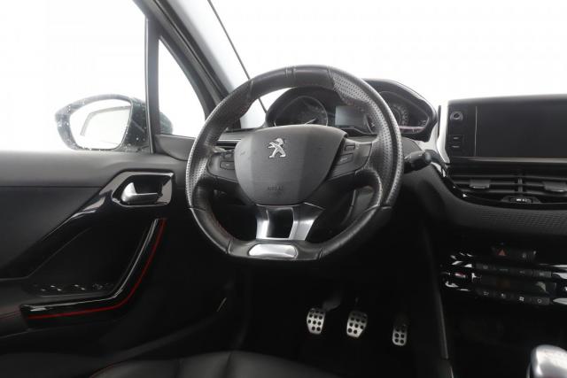 Peugeot 208 image 3