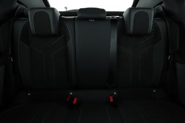 Peugeot 2008 image 1