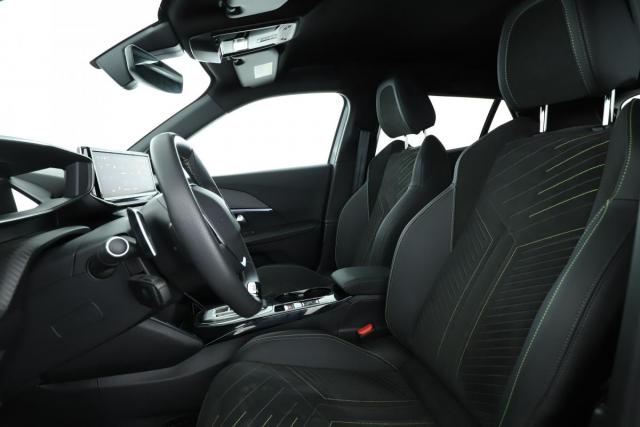 Peugeot 2008 image 2
