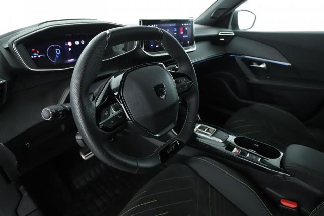 Peugeot 2008 image 6