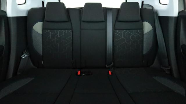 Peugeot 2008 image 9