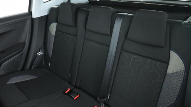 Peugeot 2008 image 6