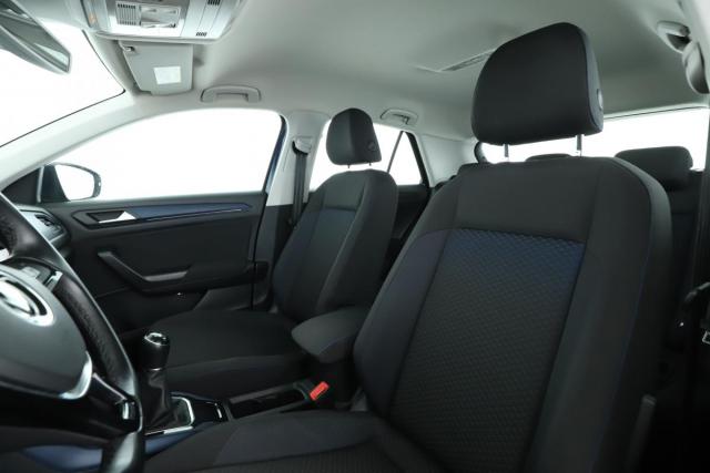 Volkswagen T-Roc image 4