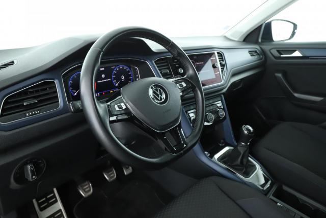 Volkswagen T-Roc image 8