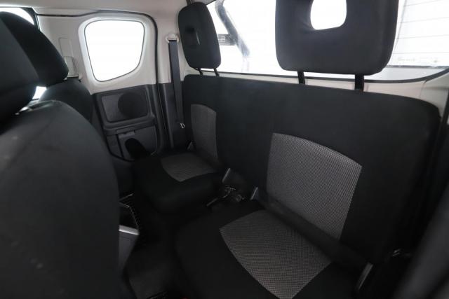 Mitsubishi L200 image 6