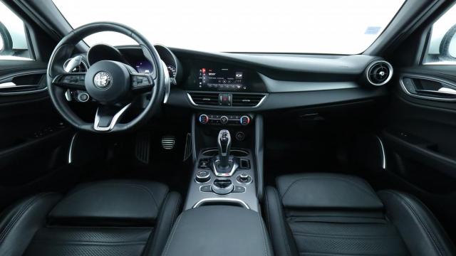 Alfa Romeo Giulia image 5
