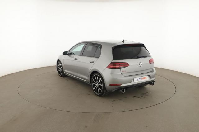 Volkswagen Golf image 8
