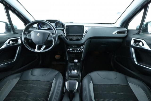 Peugeot 2008 image 8