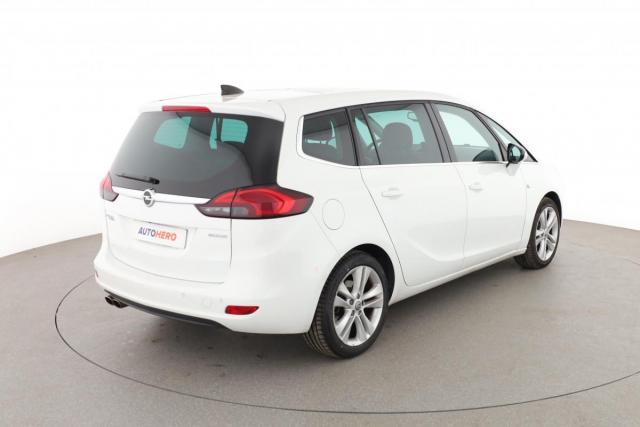 Opel Zafira Tourer image 1