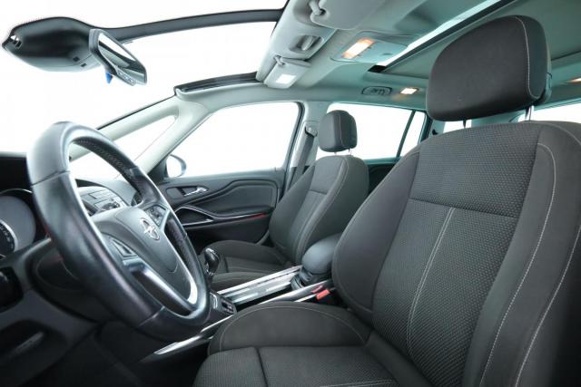 Opel Zafira Tourer image 7