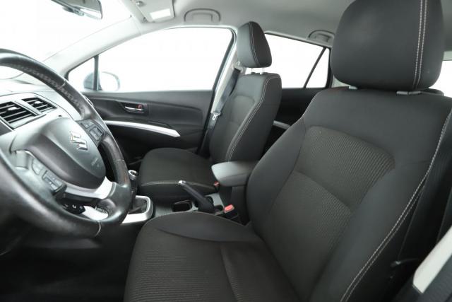 Suzuki Sx4 S-Cross image 1