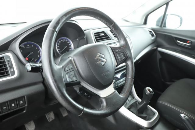 Suzuki Sx4 S-Cross image 9
